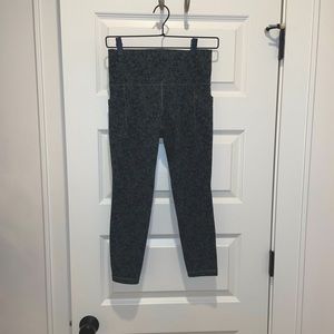 Athleta Salutation Stash Pocket